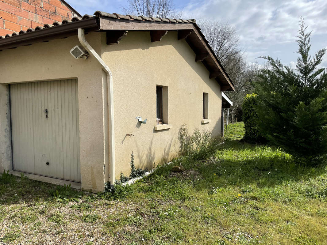 Maison à MONTCARET