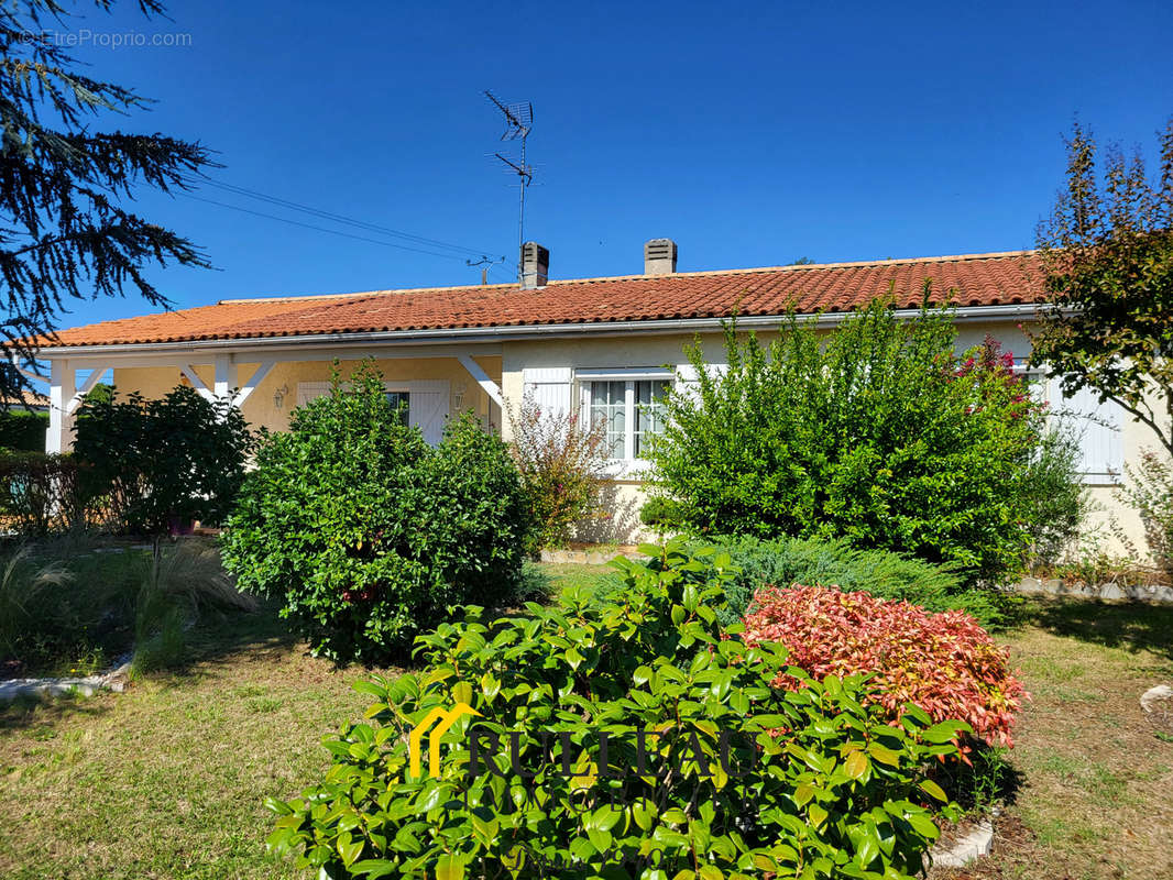 Maison à SAINT-ROMAIN-LA-VIRVEE