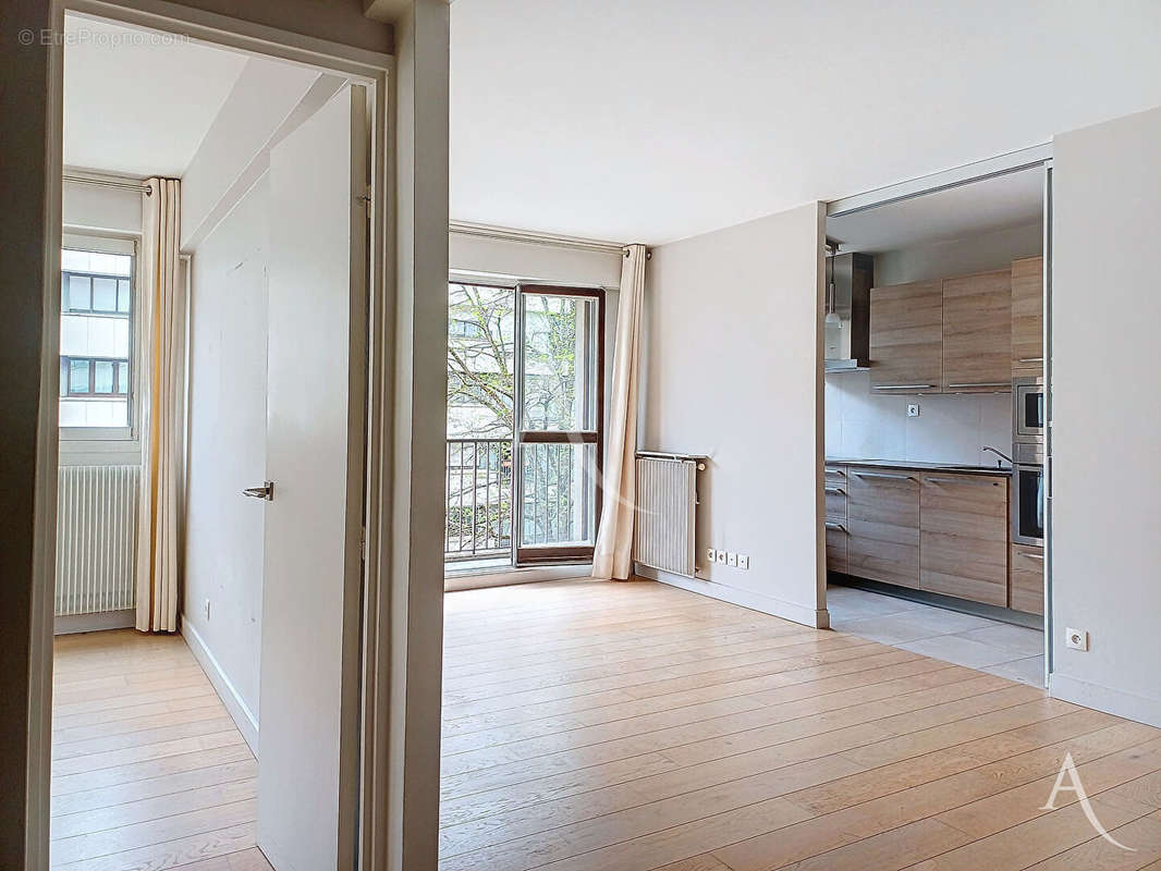 Appartement à PARIS-20E