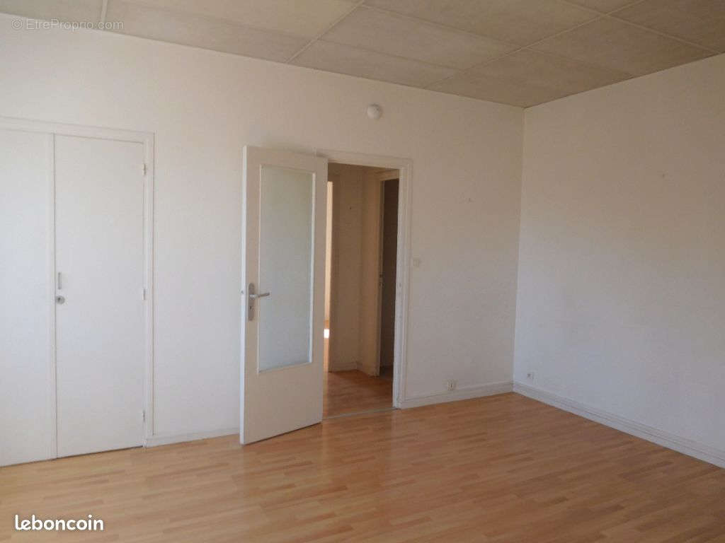 Appartement à LAMBALLE