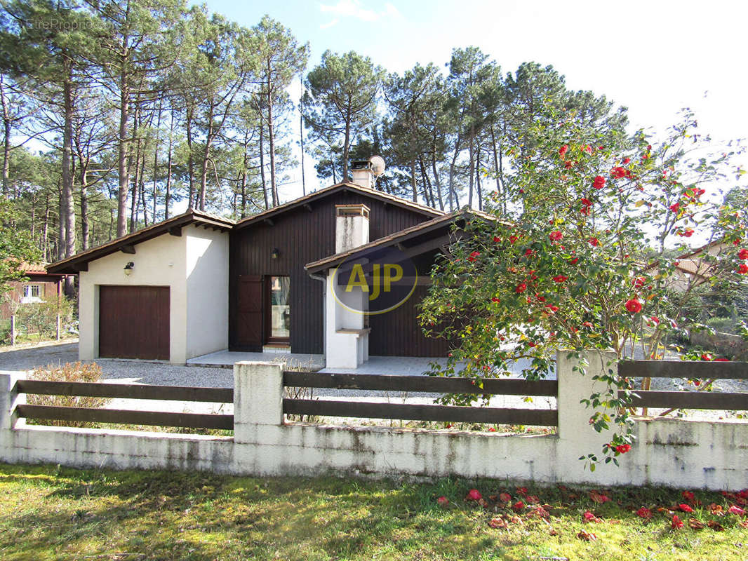 Maison à LACANAU