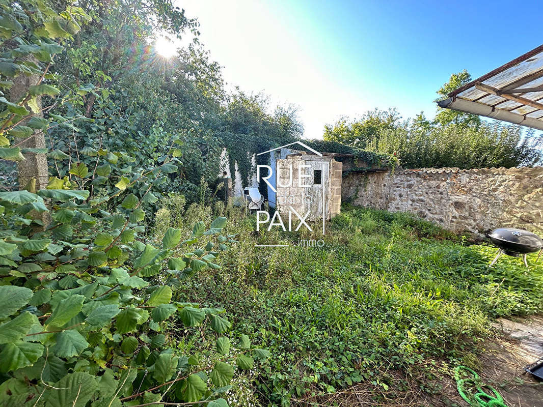 Maison à MAZIERES-EN-GATINE