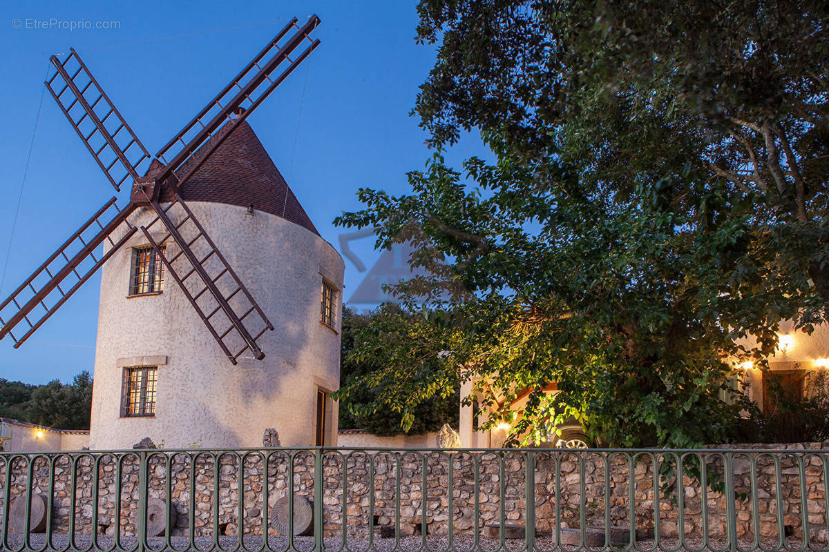 Maison à ALLEGRE-LES-FUMADES