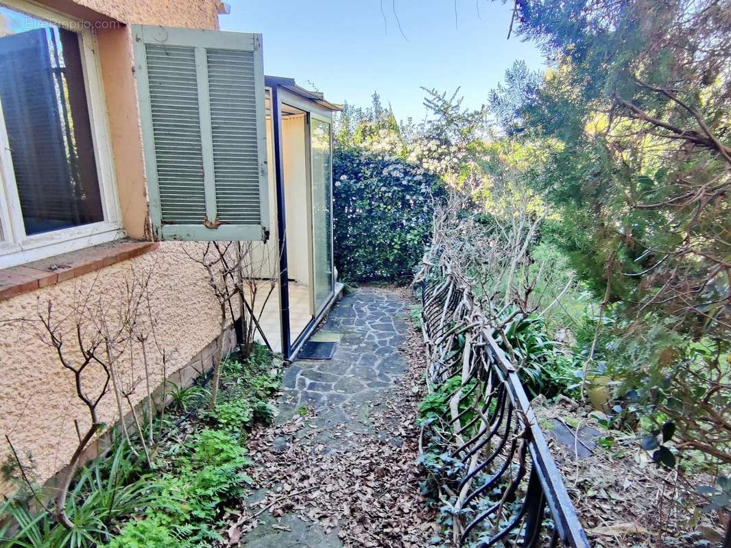 Maison à ROQUEBRUNE-SUR-ARGENS