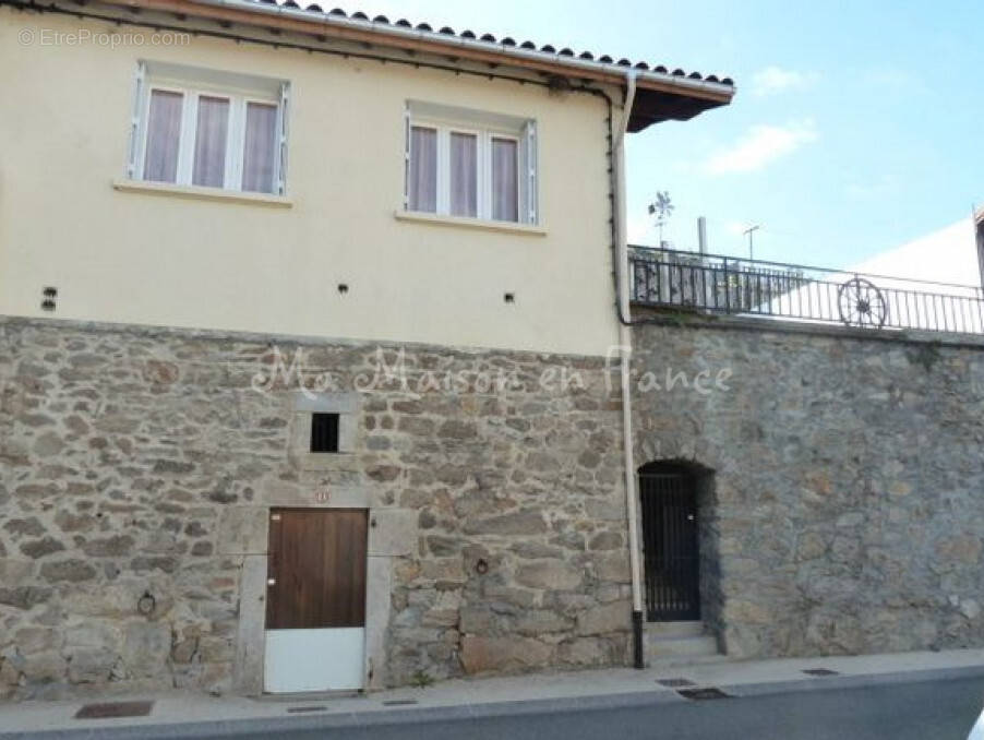 Maison à CHALMAZEL