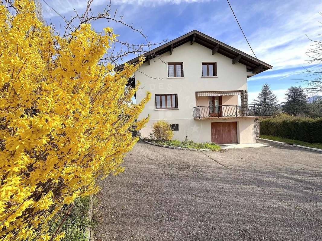 Maison à GROISY