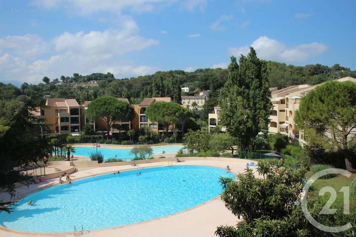 Appartement à MOUGINS