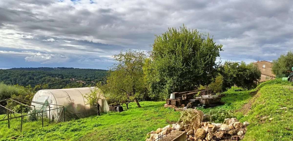 Terrain à VENCE