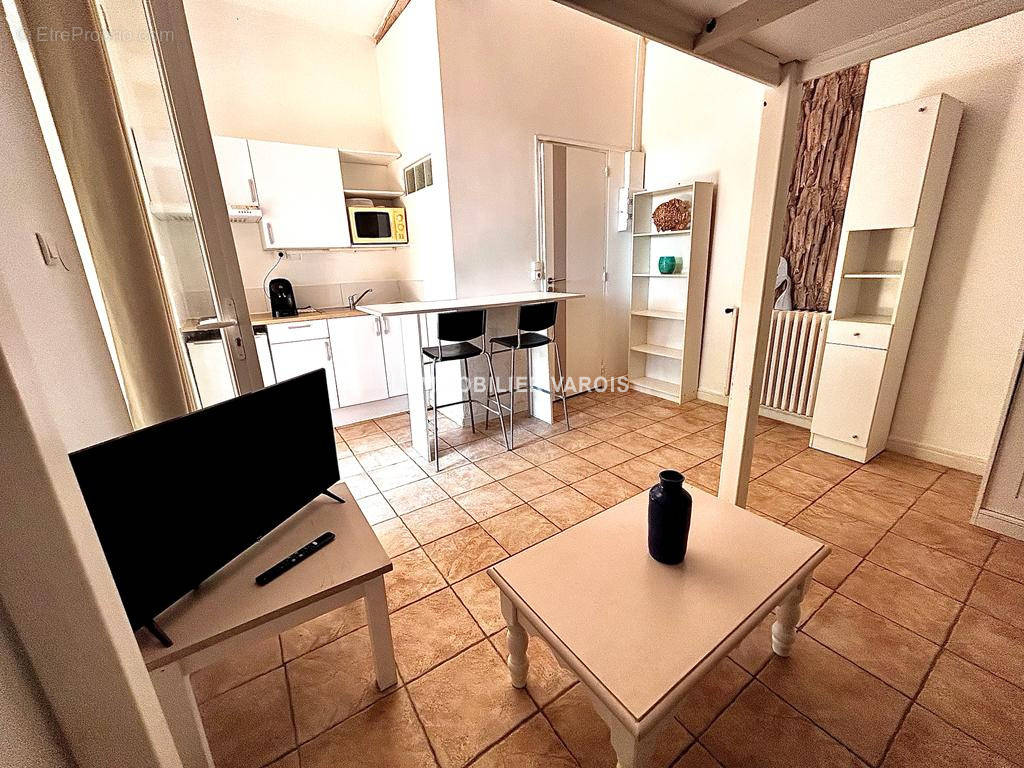 Appartement à HYERES