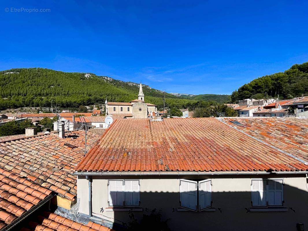 Appartement à CUGES-LES-PINS