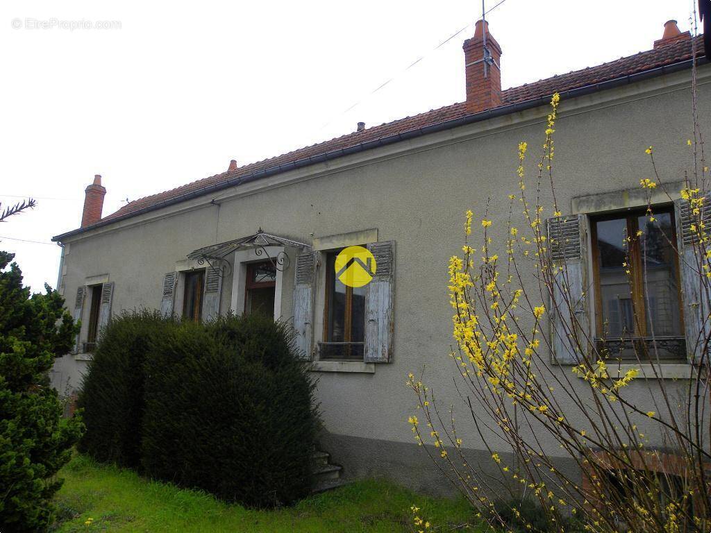 Maison à COSNE-COURS-SUR-LOIRE