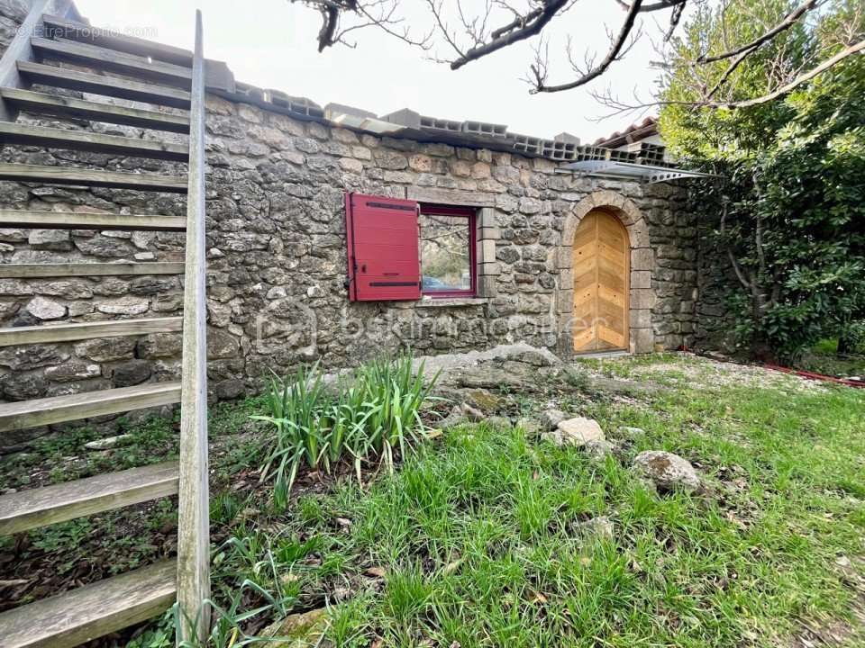 Maison à SAINT-GUILHEM-LE-DESERT