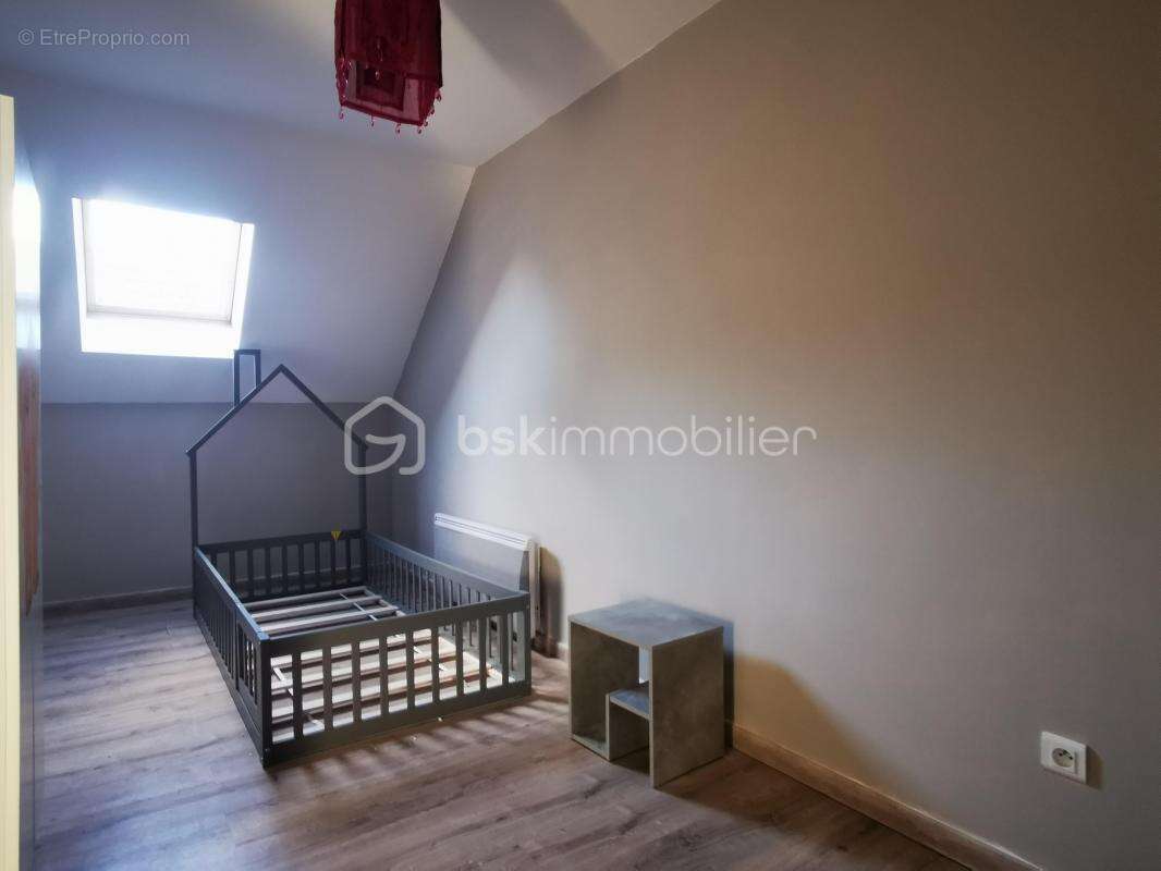 Appartement à COURSON-LES-CARRIERES