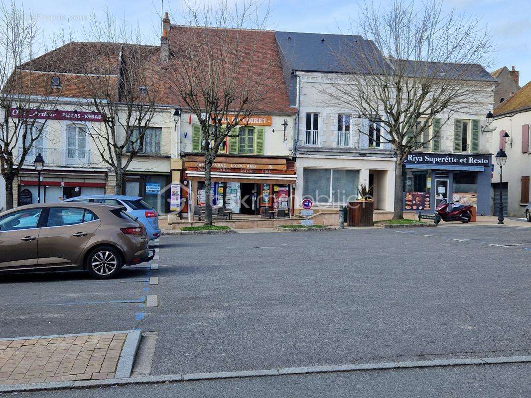 Commerce à BONNY-SUR-LOIRE