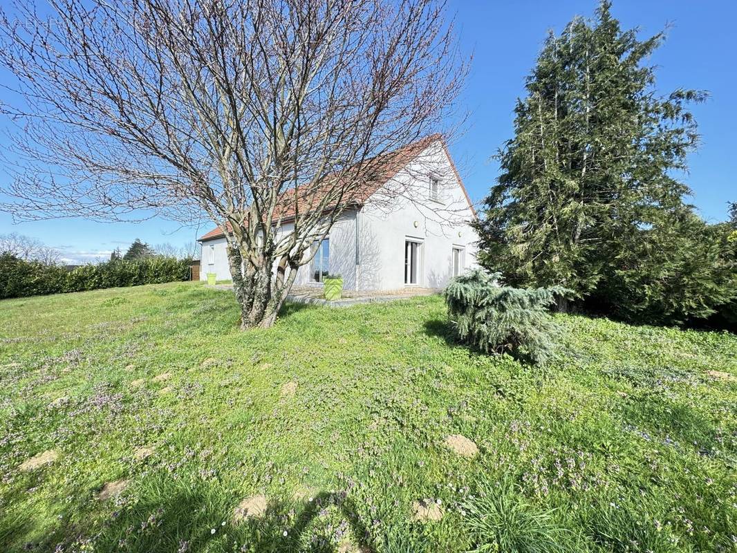 Maison à MONTLUCON