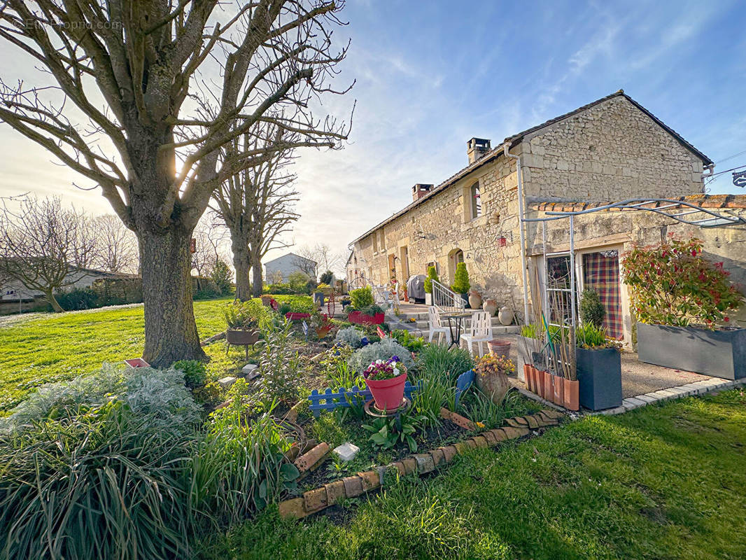 Maison à DOUE-LA-FONTAINE