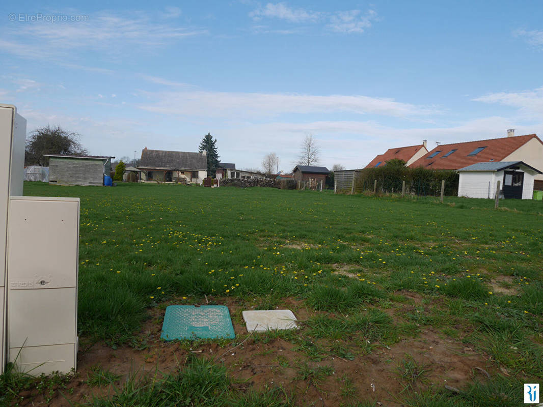 Terrain à SAINT-OUEN-DU-BREUIL