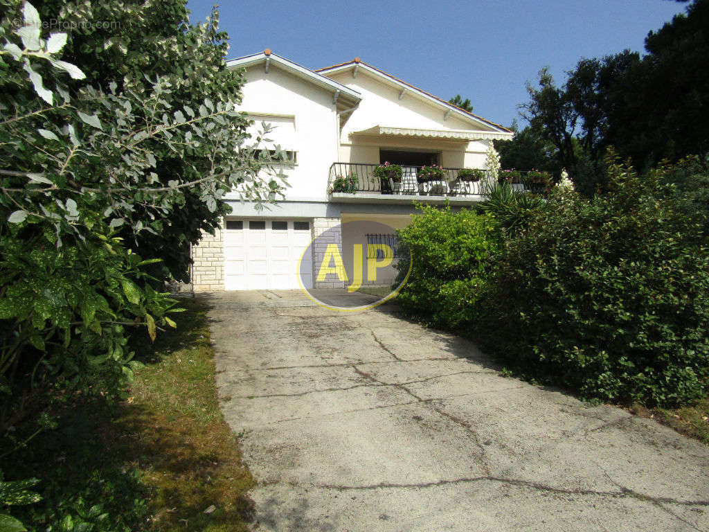 Maison à LACANAU