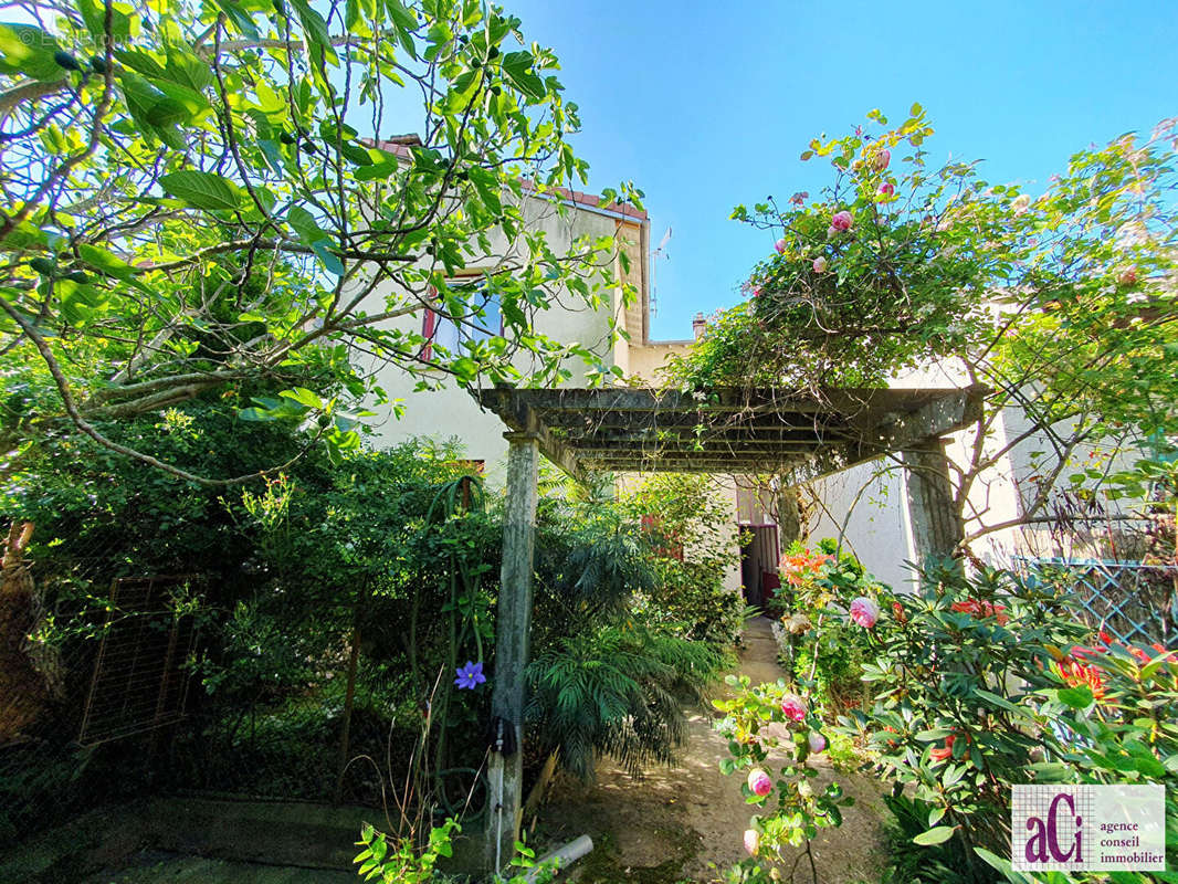 Maison à L&#039;HAY-LES-ROSES