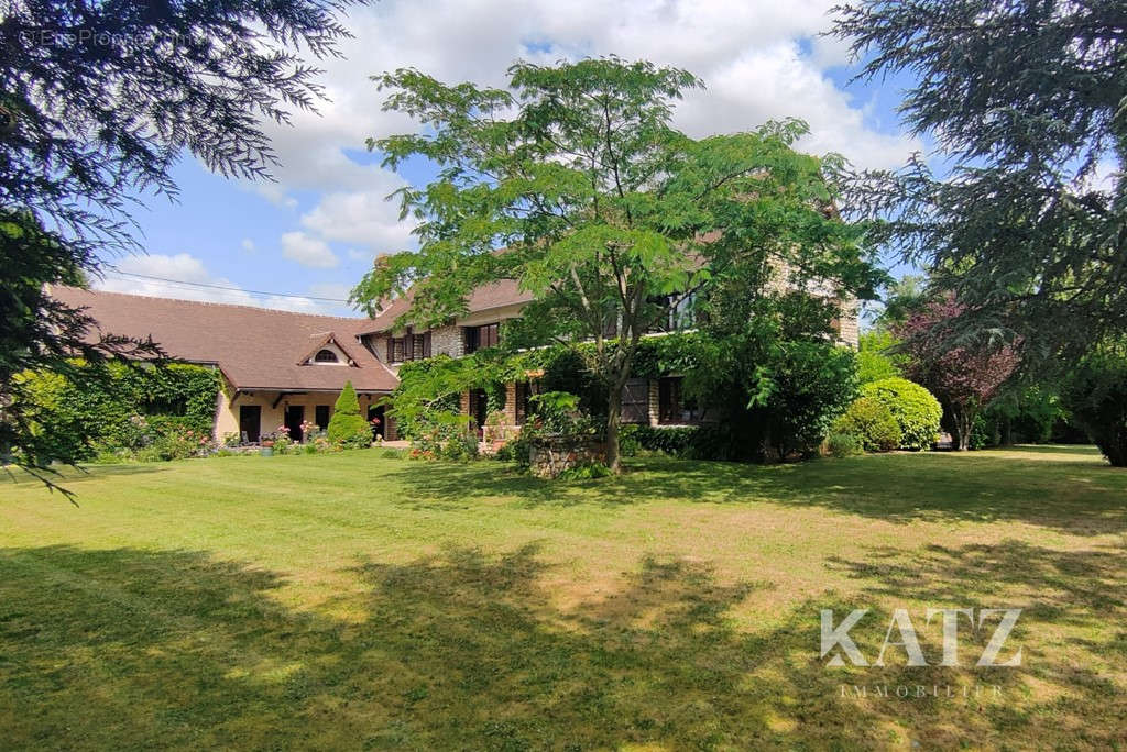 Maison à BEYNES