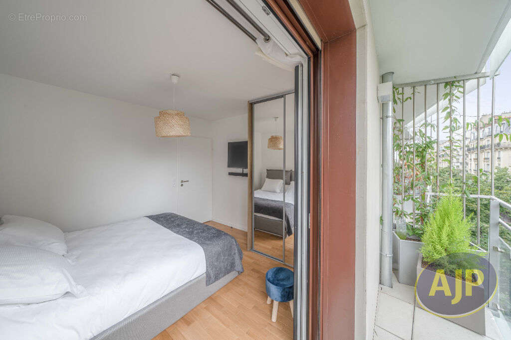 Appartement à PARIS-15E