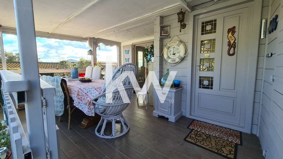 Maison à ROQUEBRUNE-SUR-ARGENS