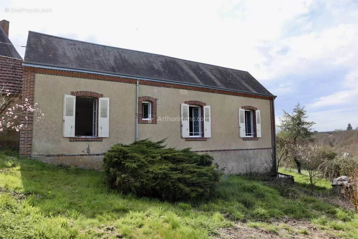 Maison à SAINT-PIERRE-DU-LOROUER