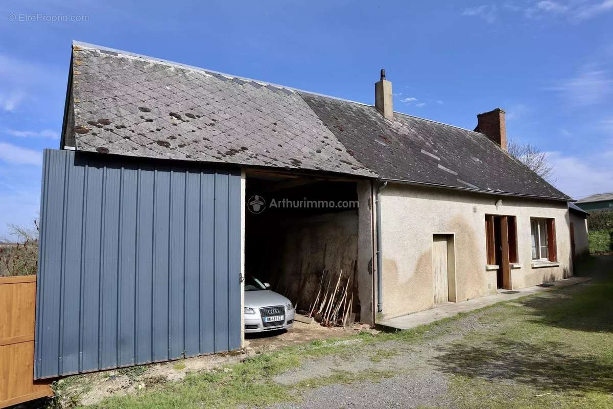 Maison à SAINT-PIERRE-DU-LOROUER