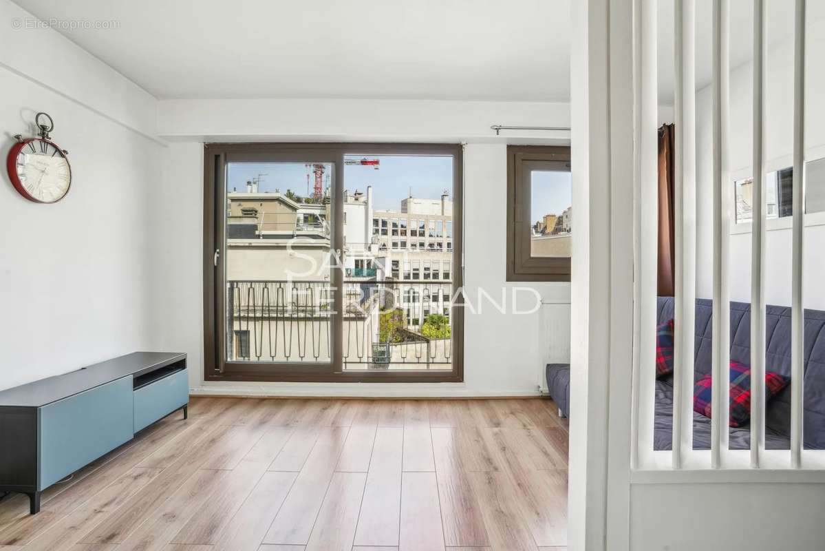 Appartement à NEUILLY-SUR-SEINE