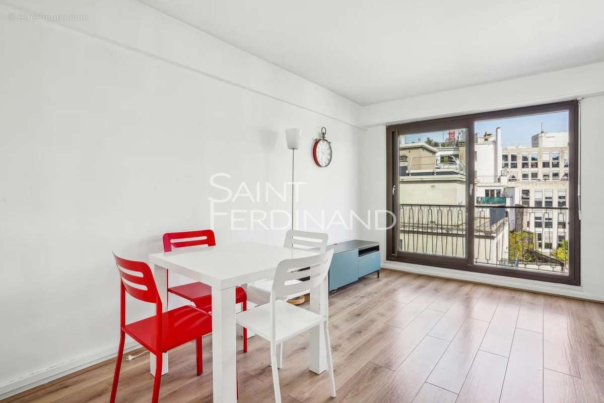 Appartement à NEUILLY-SUR-SEINE