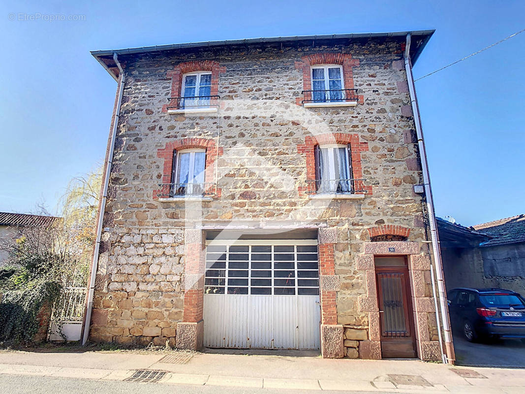 Maison à CHEVRIERES