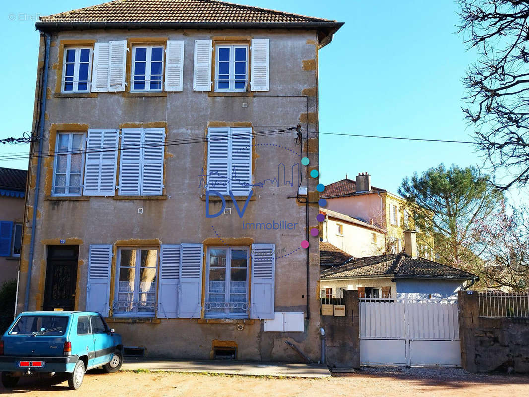 Appartement à CHARLIEU