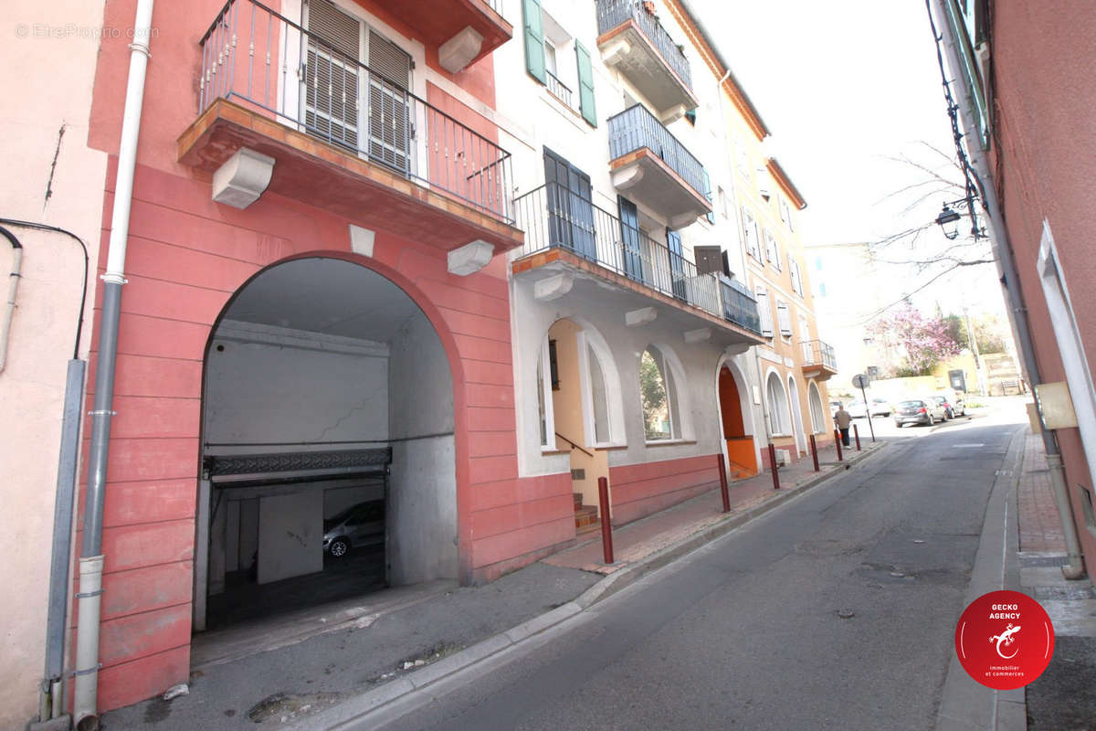 Immeuble rue de l&#039;observance - Appartement à DRAGUIGNAN