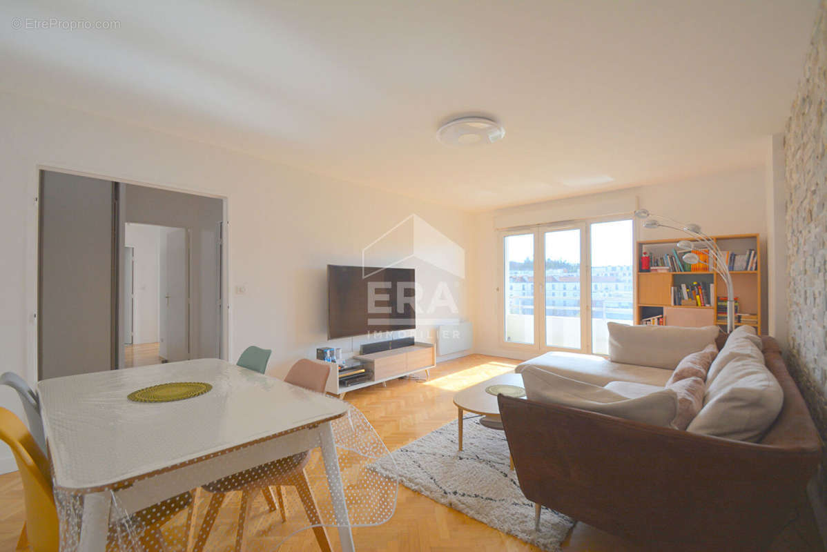 Appartement à ISSY-LES-MOULINEAUX