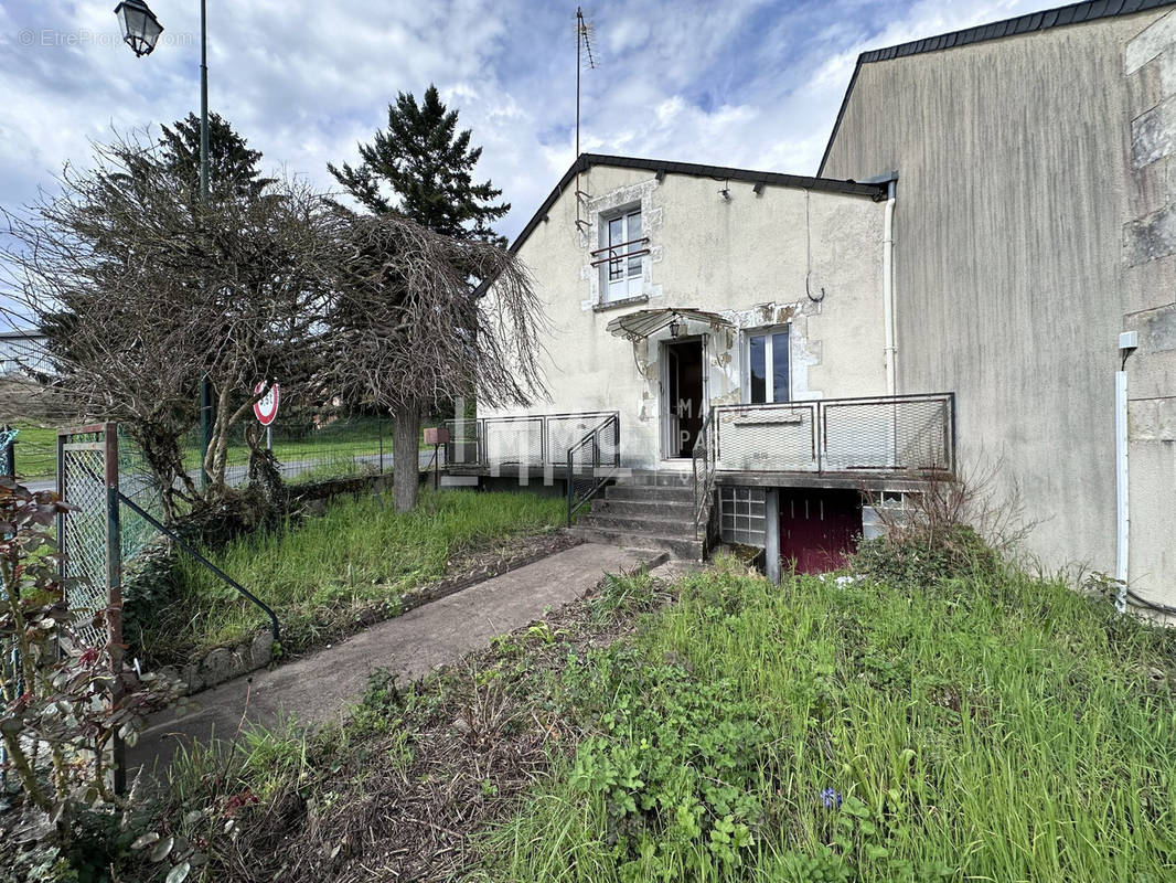 Maison à CHENU