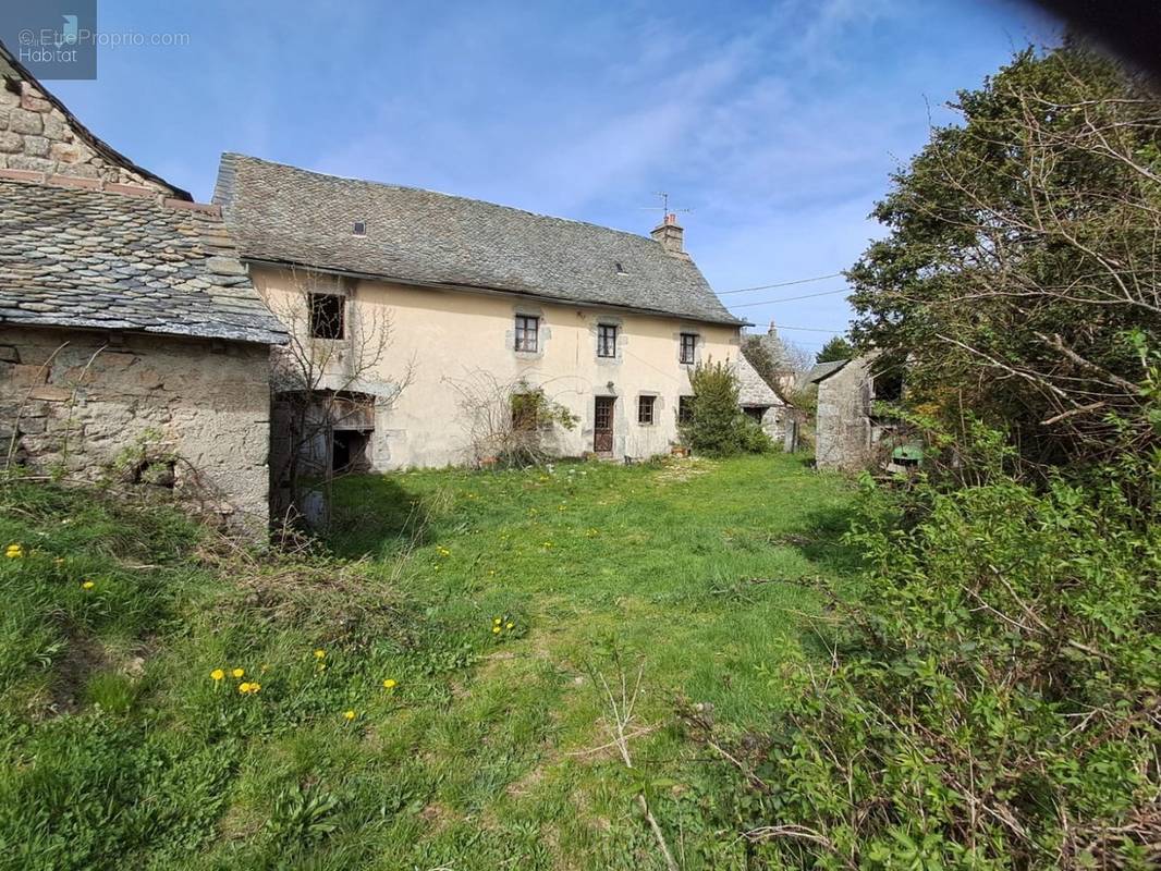 Maison à MONTPEYROUX