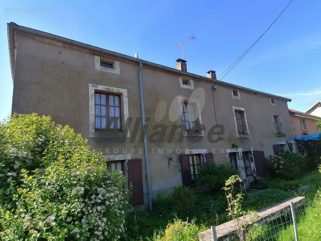 Maison à SAINT-LOUP-SUR-SEMOUSE