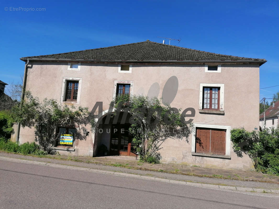 Maison à SAINT-LOUP-SUR-SEMOUSE