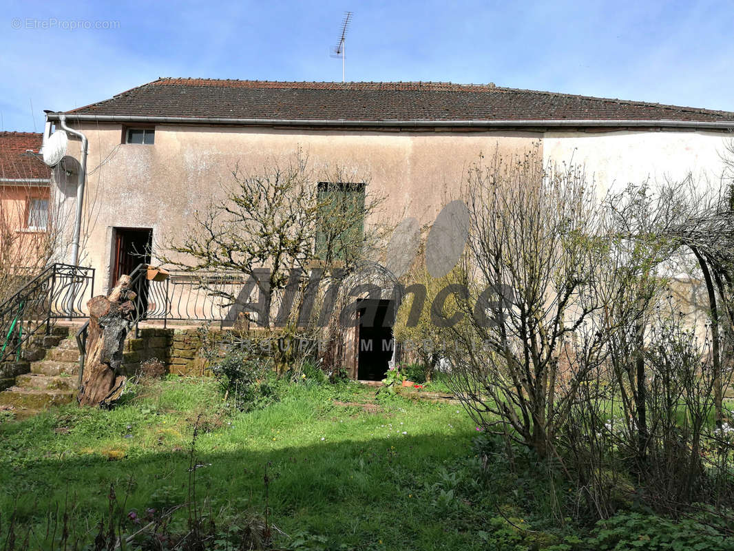 Maison à SAINT-LOUP-SUR-SEMOUSE