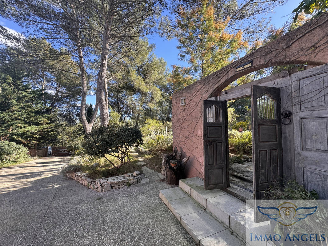 Maison à GUZARGUES