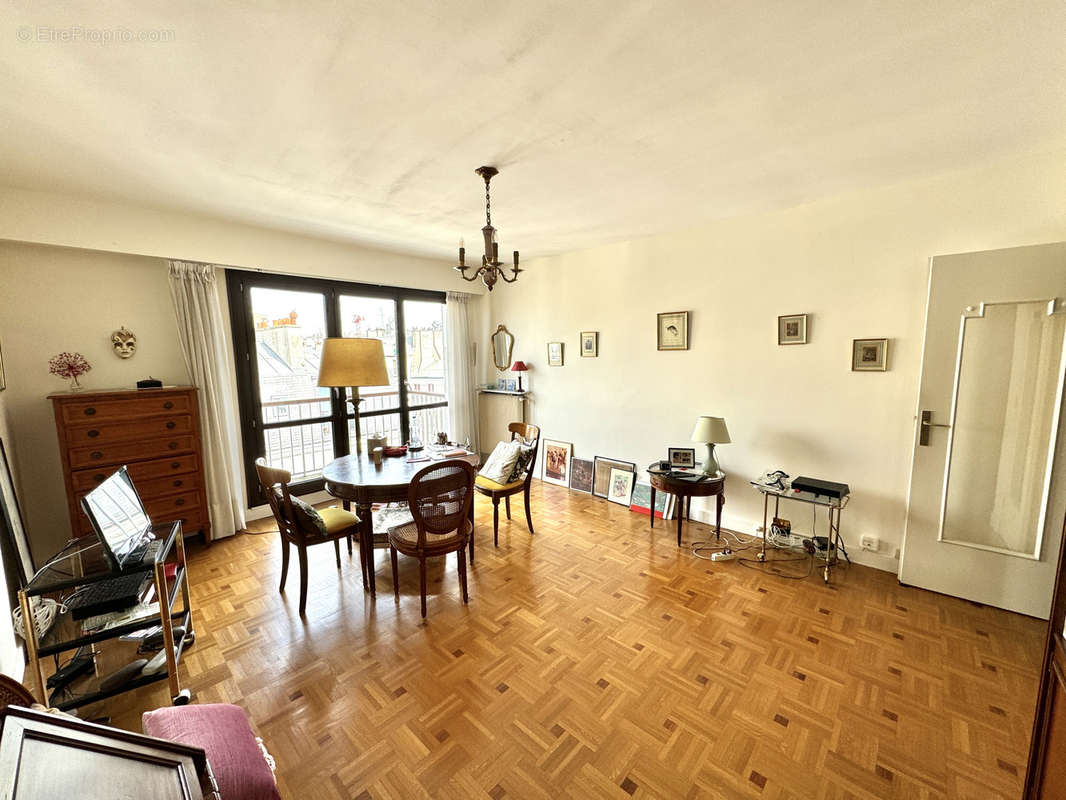 Appartement à PARIS-11E