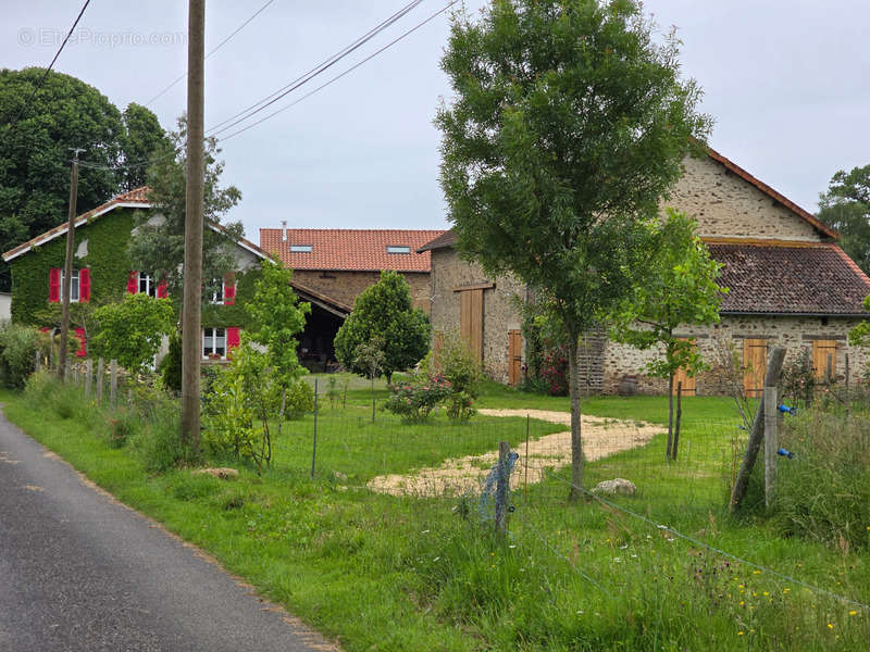 Maison à CHAMPSAC