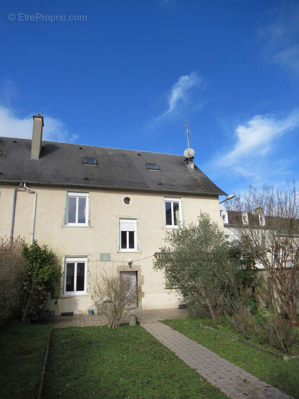 Maison à SAINT-YRIEIX-LA-PERCHE