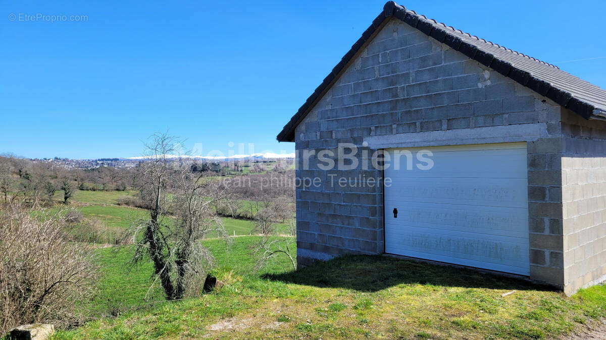 Maison à MAURIAC