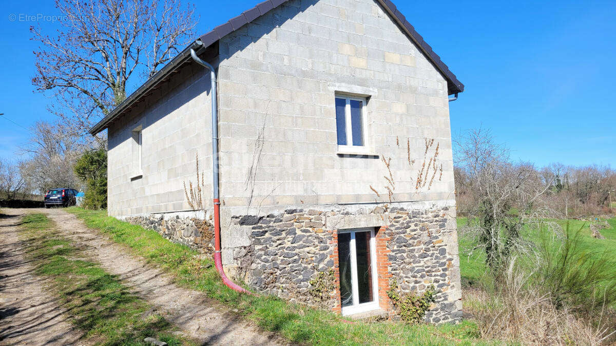 Maison à MAURIAC