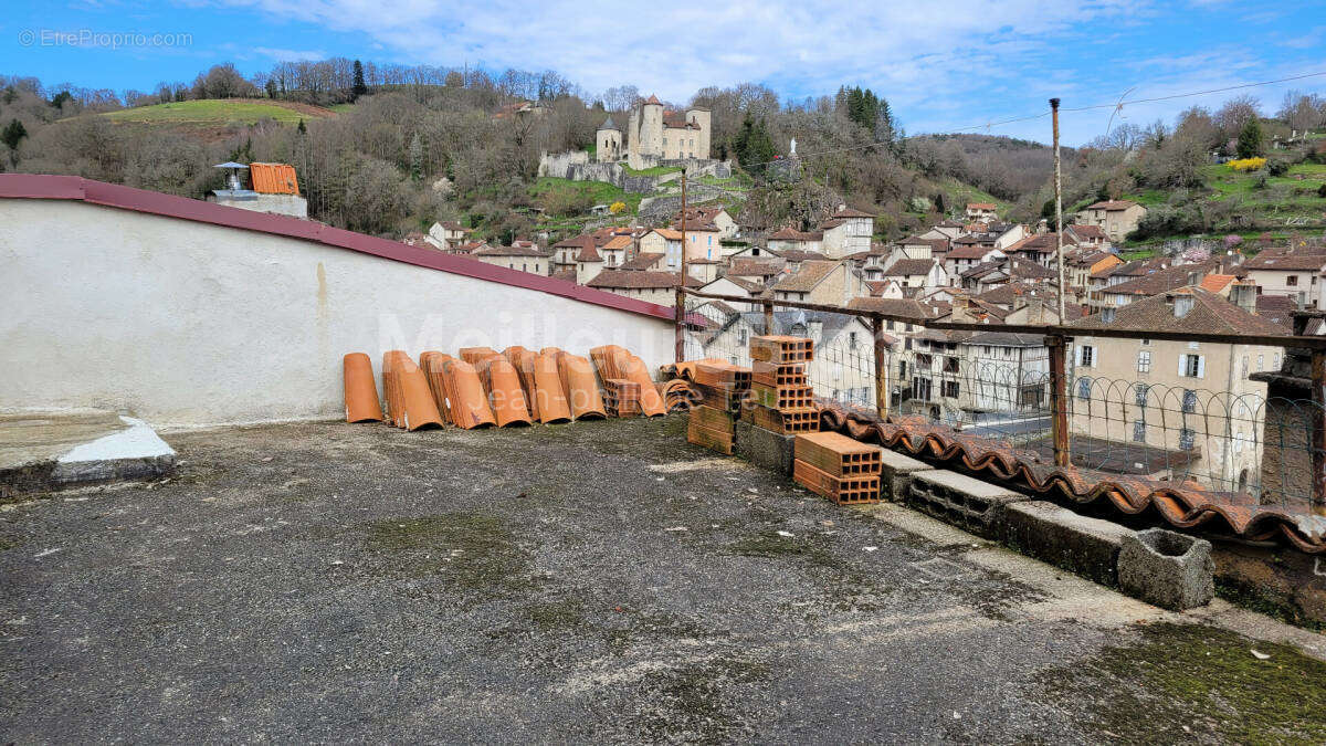 Maison à LAROQUEBROU