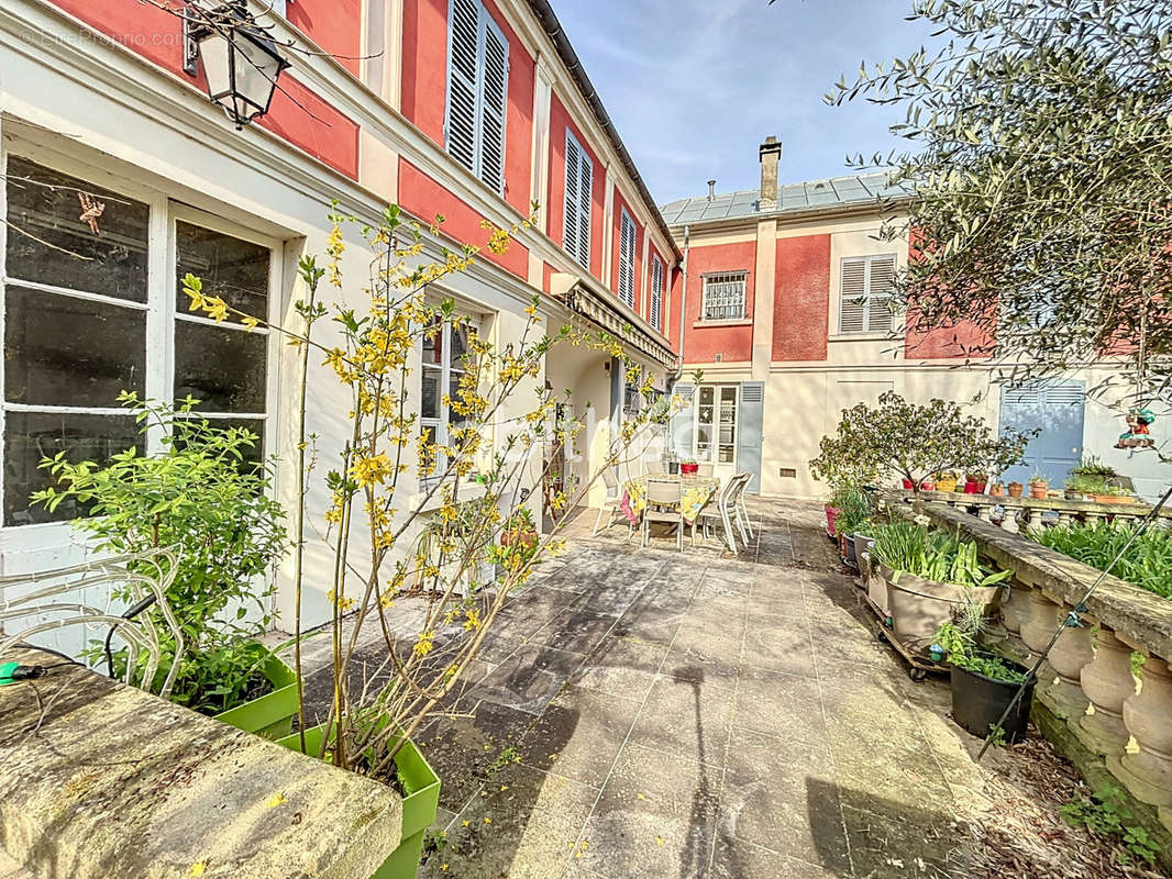 Maison à CHOISY-LE-ROI