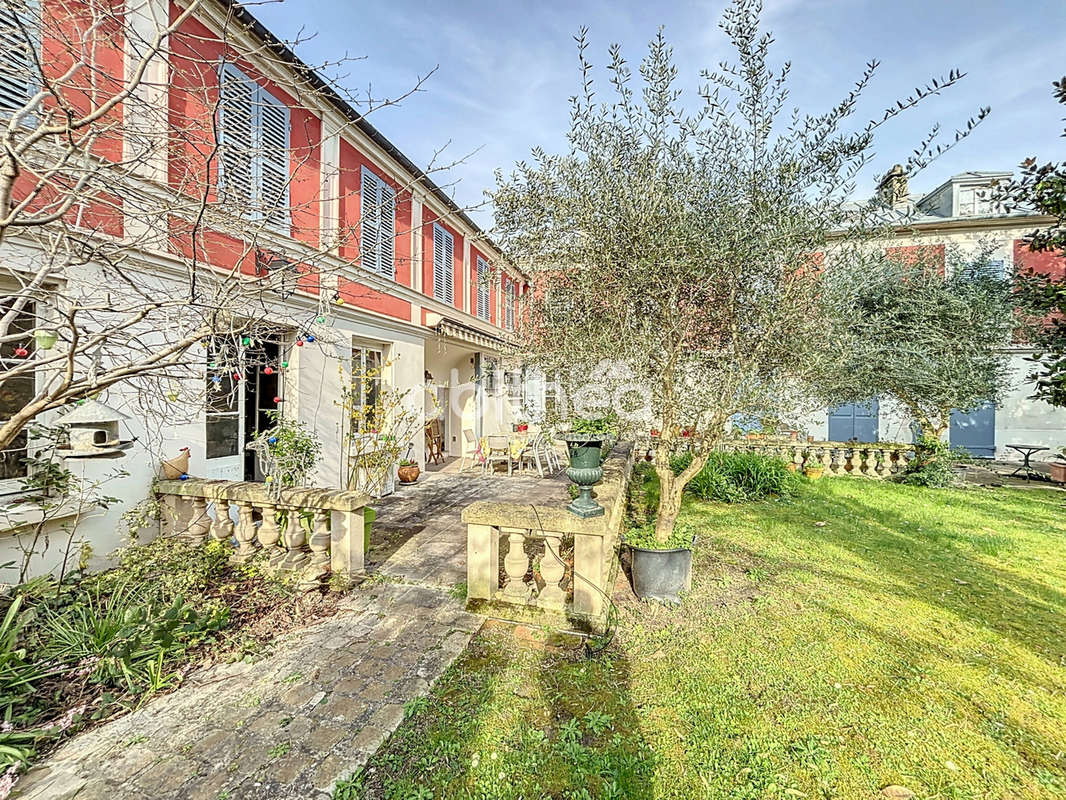 Maison à CHOISY-LE-ROI