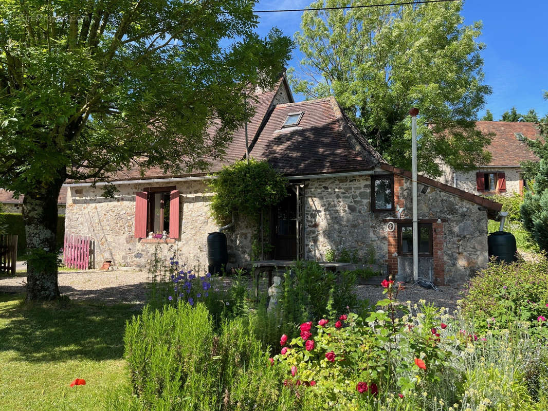 Maison à BUSSIERE-GALANT