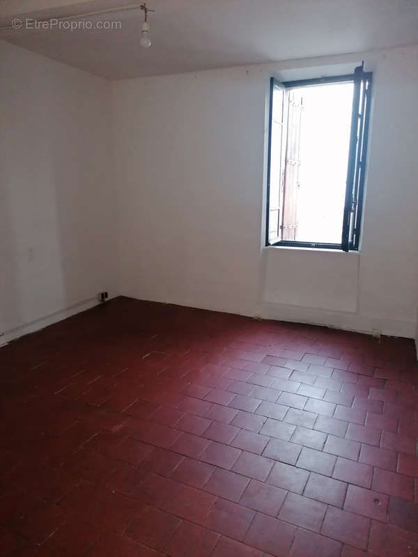 Appartement à LEZIGNAN-CORBIERES